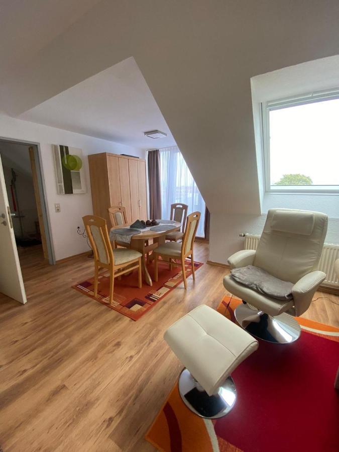 Dachgeschoss Apartment Mit Ausblick Хале Екстериор снимка